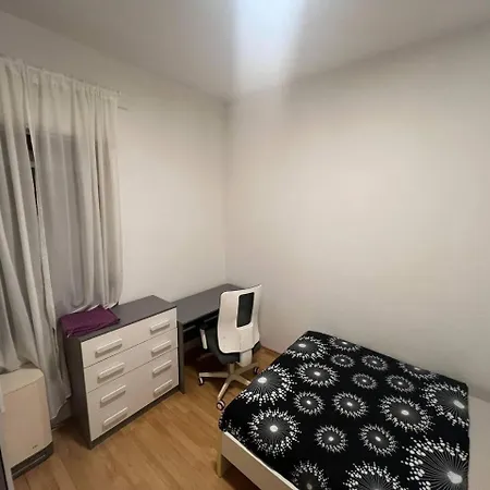 4 Bedroom Apartment *
